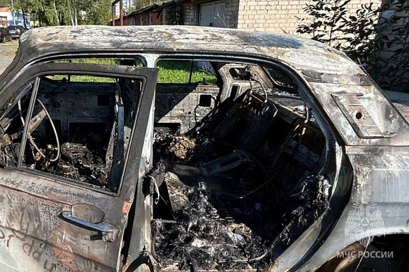  В Иванове подожгли заброшенный автомобиль